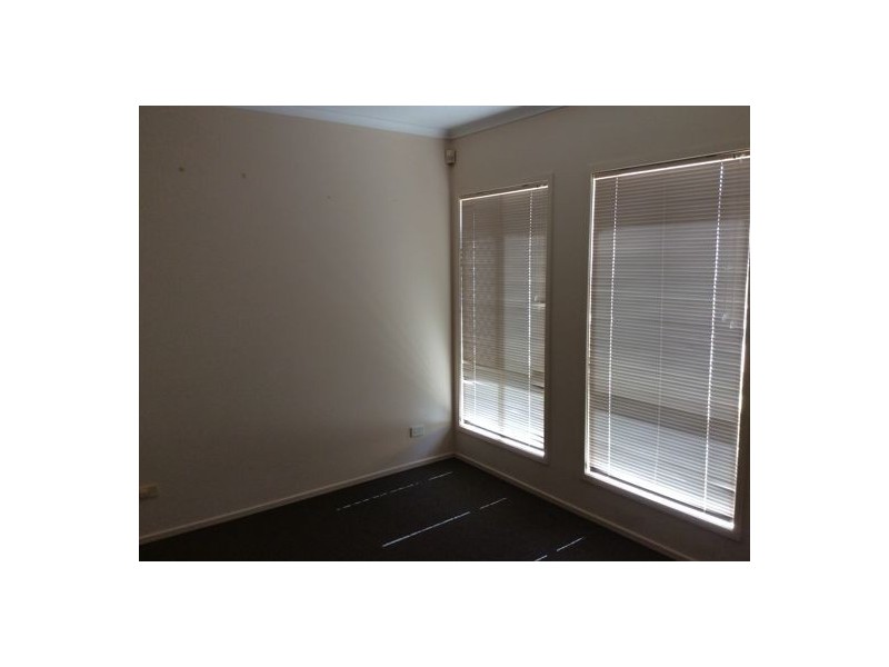 102 Lancaster Cct, Stretton QLD 4116