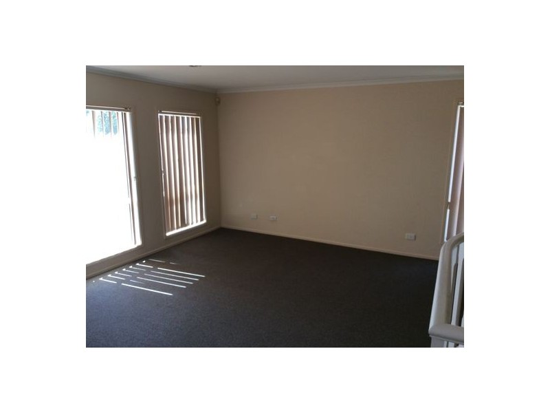 102 Lancaster Cct, Stretton QLD 4116