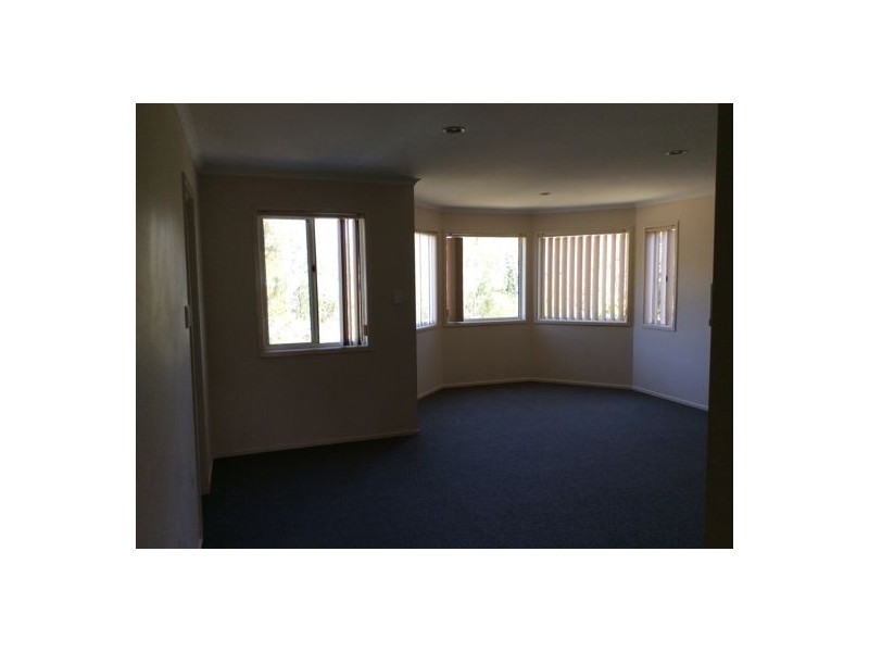 102 Lancaster Cct, Stretton QLD 4116