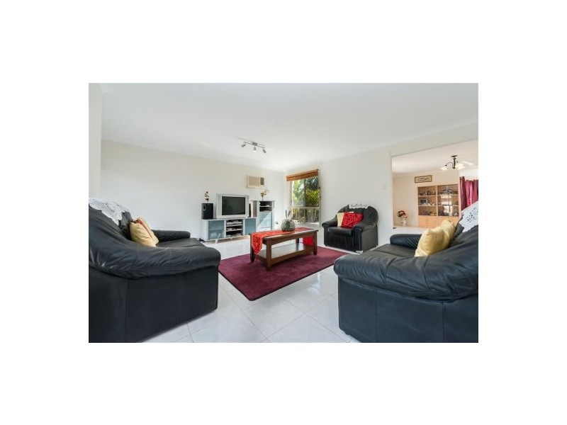 6 Clearmount Cr, Carindale QLD 4152