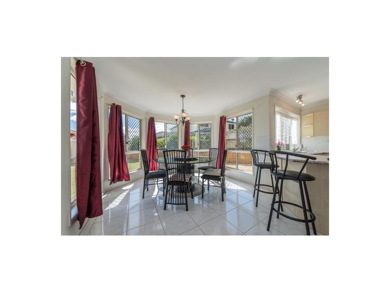 6 Clearmount Cr, Carindale QLD 4152