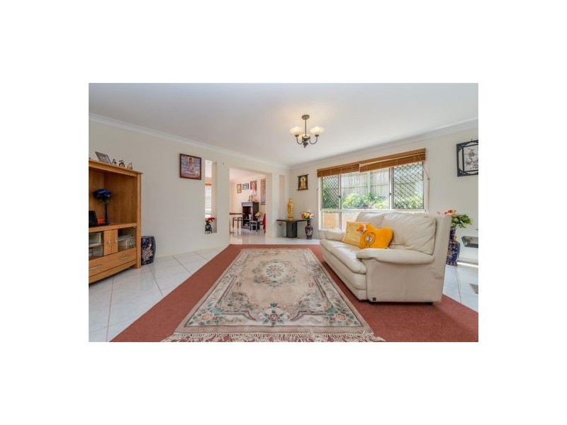 6 Clearmount Cr, Carindale QLD 4152