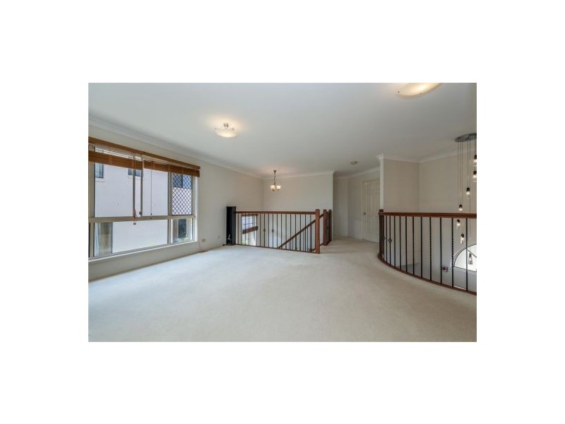 6 Clearmount Cr, Carindale QLD 4152