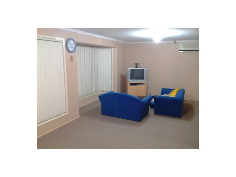 128 Pinelands Rd, Sunnybank Hills QLD 4109