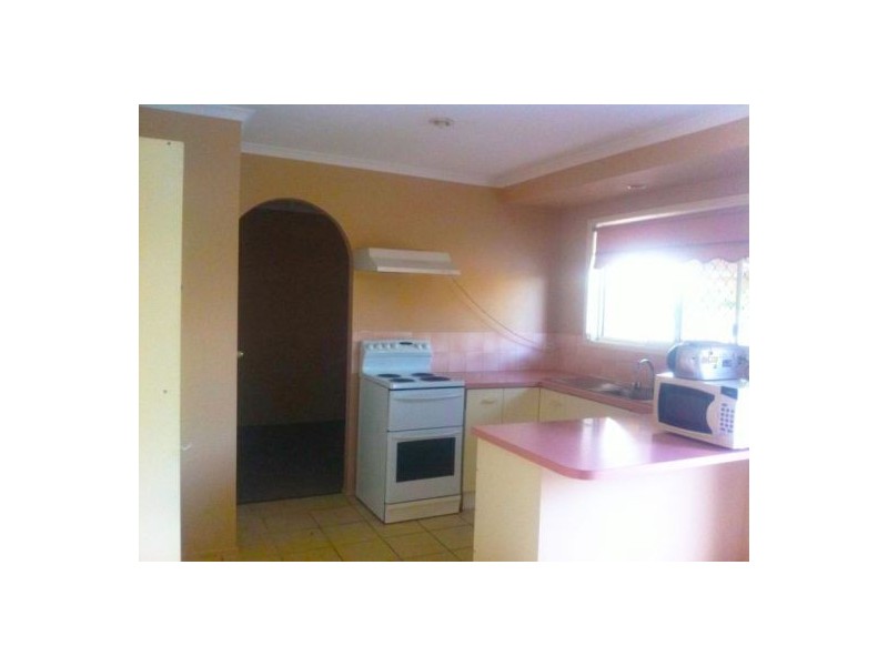 128 Pinelands Rd, Sunnybank Hills QLD 4109