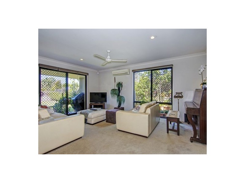 5 Mapelton Cct, Parkinson QLD 4115
