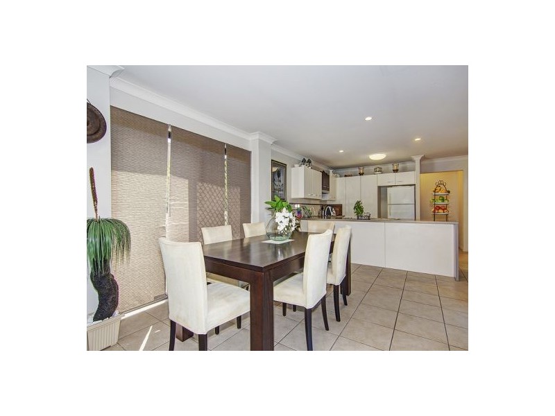 5 Mapelton Cct, Parkinson QLD 4115