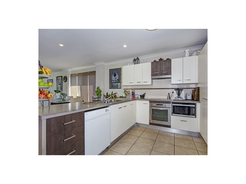5 Mapelton Cct, Parkinson QLD 4115