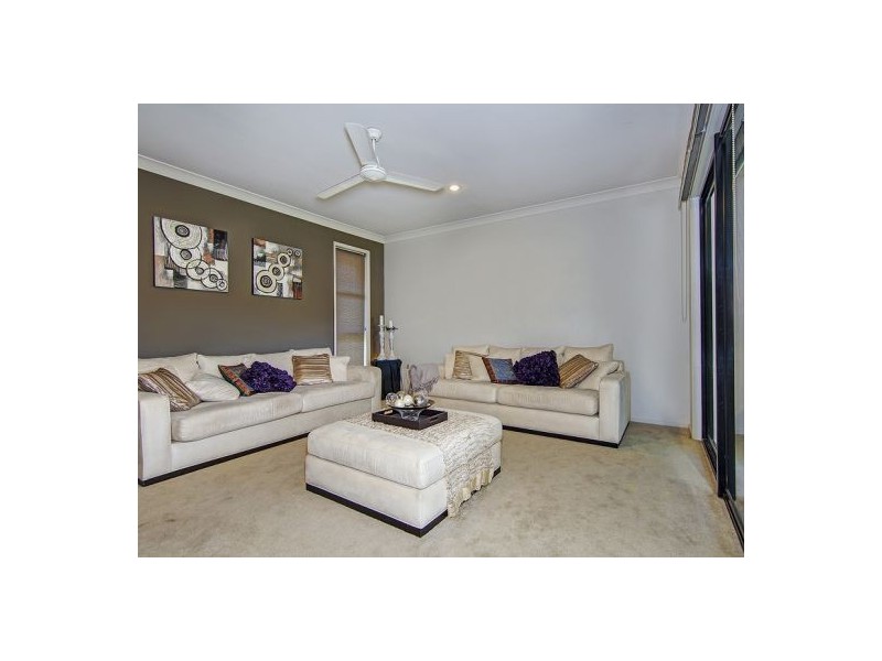 5 Mapelton Cct, Parkinson QLD 4115