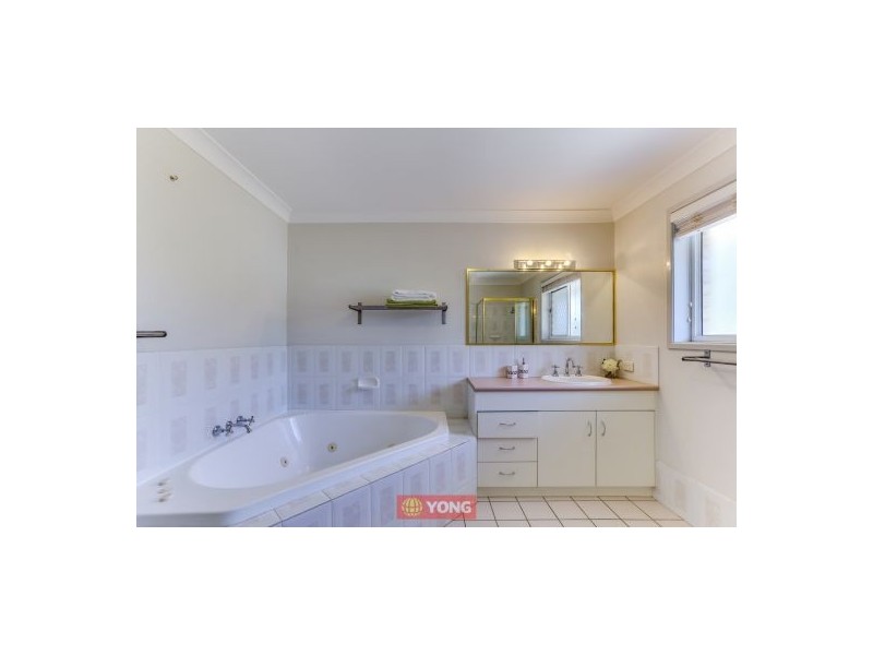 99 Davrod St, Robertson QLD 4109