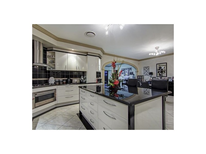 127 The Parkway, Stretton QLD 4116