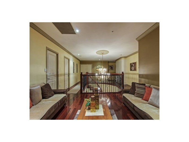 127 The Parkway, Stretton QLD 4116