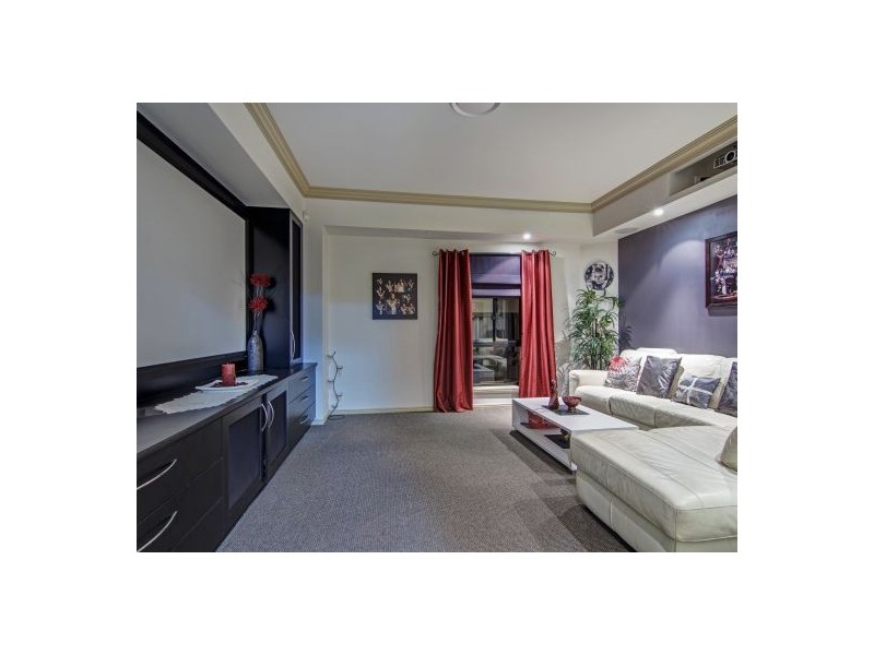 127 The Parkway, Stretton QLD 4116