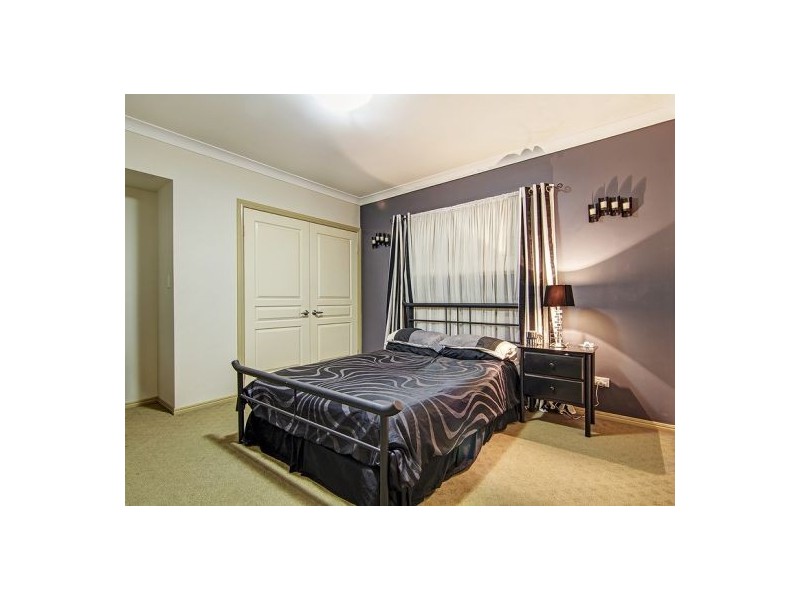 127 The Parkway, Stretton QLD 4116