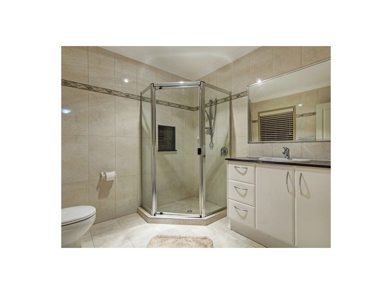 127 The Parkway, Stretton QLD 4116