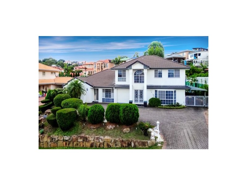 18 Mozart Pl, Mount Ommaney QLD 4074