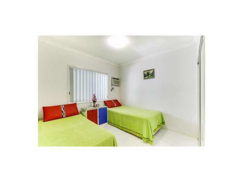 18 Mozart Pl, Mount Ommaney QLD 4074