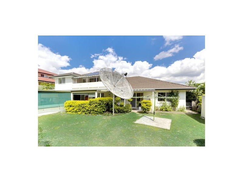 18 Mozart Pl, Mount Ommaney QLD 4074