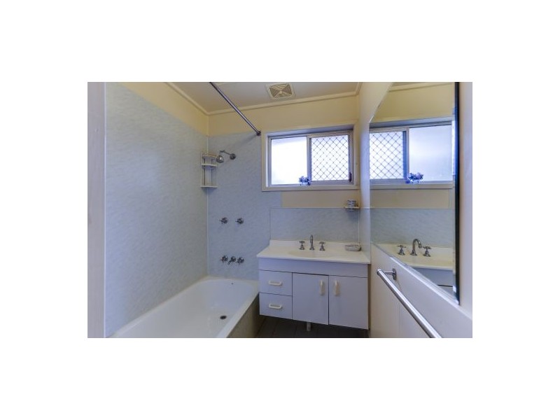 3 Vacy Ct, Eagleby QLD 4207