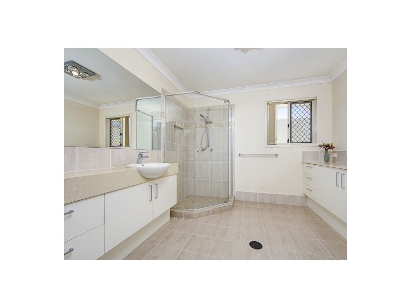11 Harvey Pl, Calamvale QLD 4116