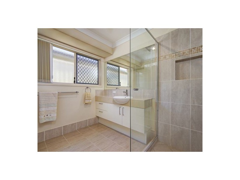 11 Harvey Pl, Calamvale QLD 4116