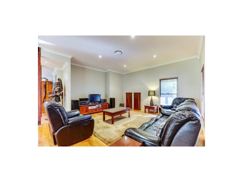 16-18 Woodend Ct, Park Ridge QLD 4125