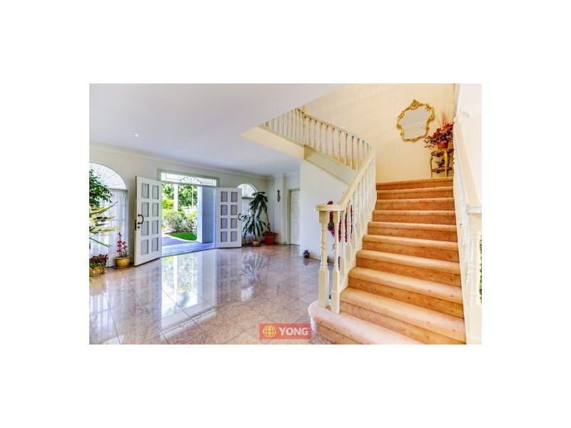 9 Hanrahan St, Robertson QLD 4109