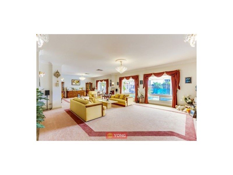 9 Hanrahan St, Robertson QLD 4109