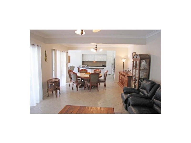 303 Ritchie Rd, Pallara QLD 4110