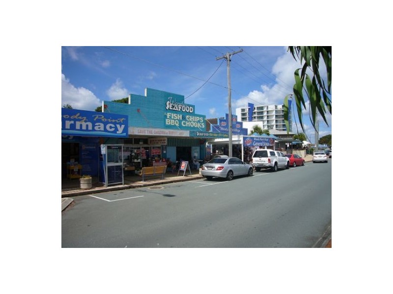 .42 Oxley Avenue, Woody Point QLD 4019