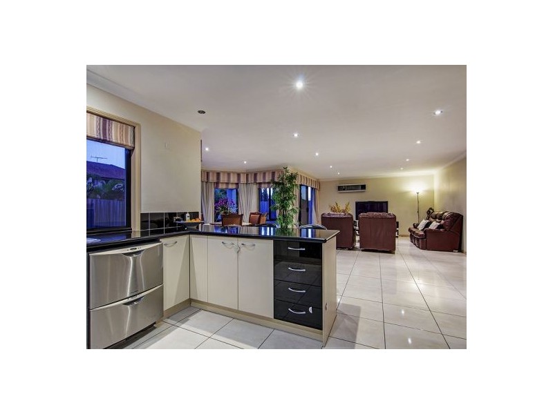 51 Willowleaf Cl, Stretton QLD 4116