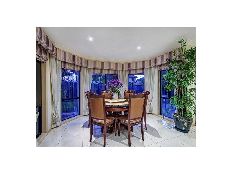 51 Willowleaf Cl, Stretton QLD 4116