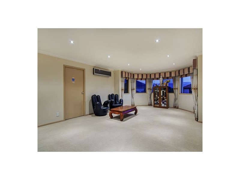 51 Willowleaf Cl, Stretton QLD 4116