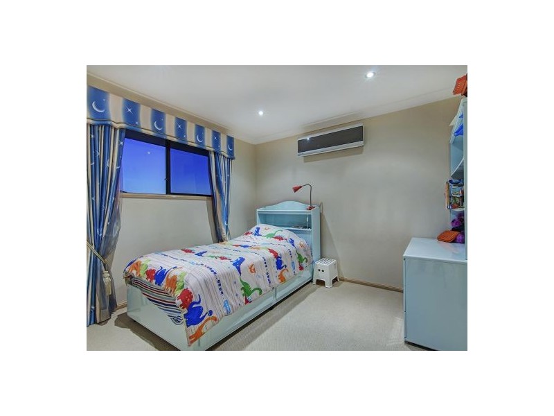 51 Willowleaf Cl, Stretton QLD 4116