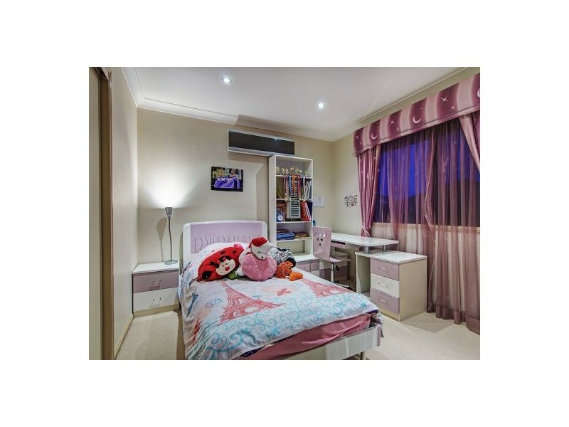 51 Willowleaf Cl, Stretton QLD 4116