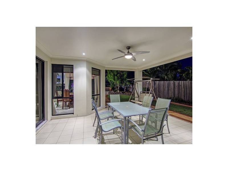 51 Willowleaf Cl, Stretton QLD 4116