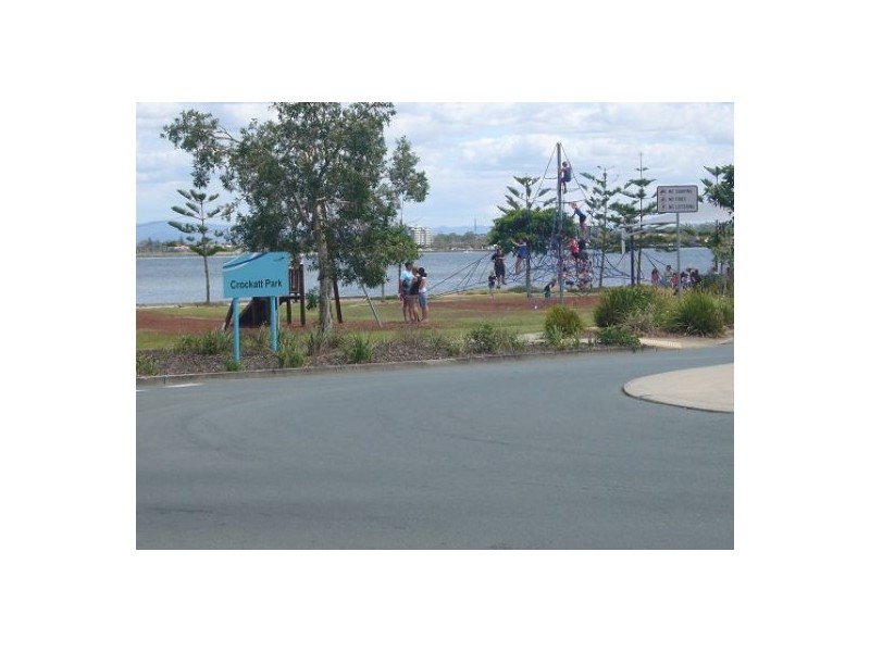 25 Lilla St, Woody Point QLD 4019