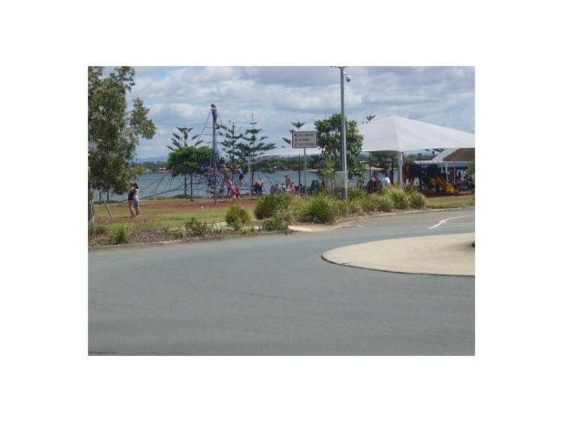 25 Lilla St, Woody Point QLD 4019