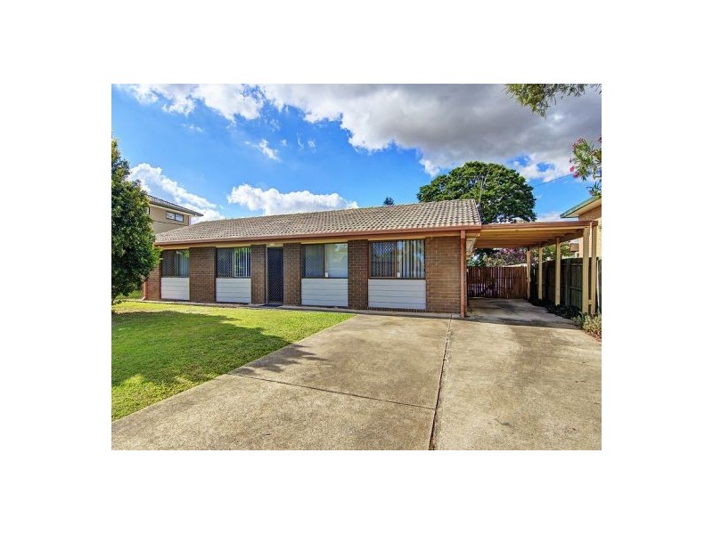15 Whitcomb St, Hillcrest QLD 4118