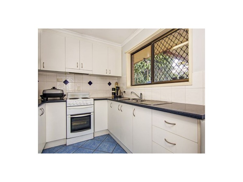15 Whitcomb St, Hillcrest QLD 4118