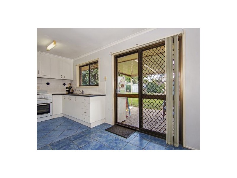 15 Whitcomb St, Hillcrest QLD 4118