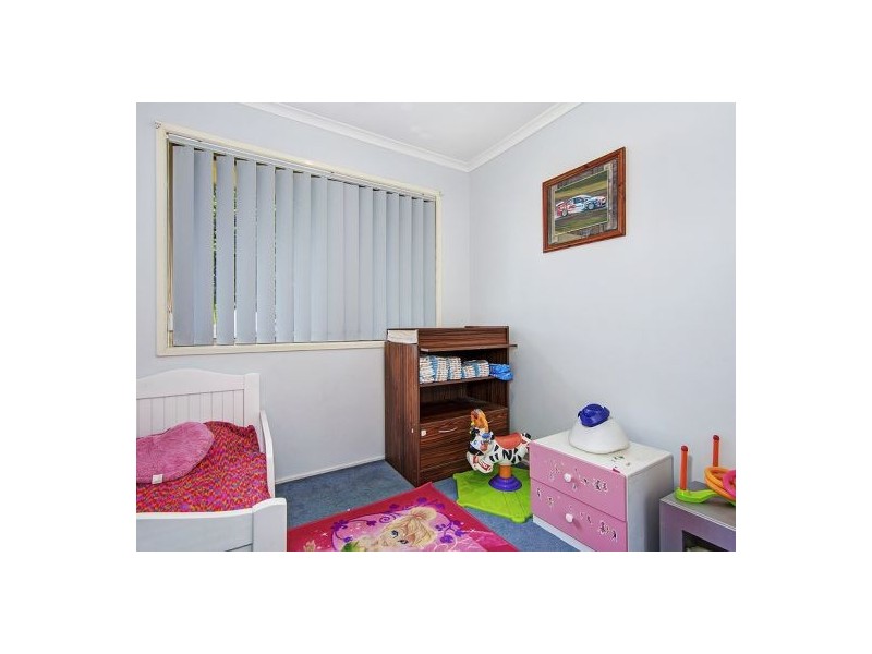 15 Whitcomb St, Hillcrest QLD 4118