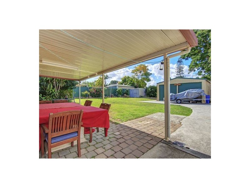15 Whitcomb St, Hillcrest QLD 4118