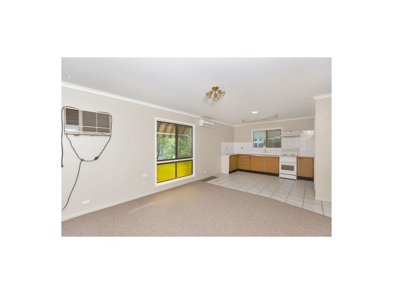 9 Nyanza St, Woodridge QLD 4114