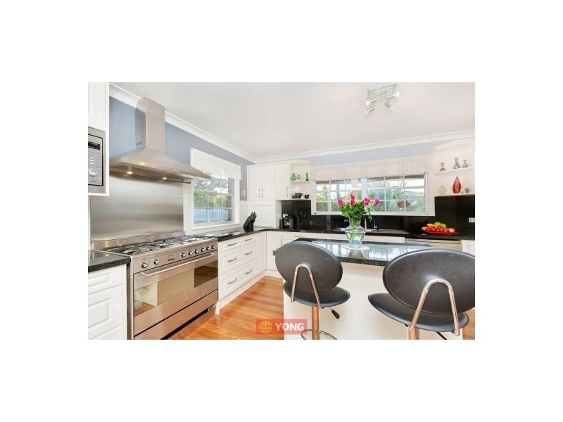 9 Akora St, Macgregor QLD 4109