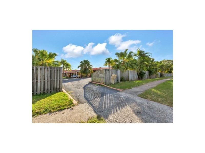 7 Stewart Parade, Ashmore QLD 4214