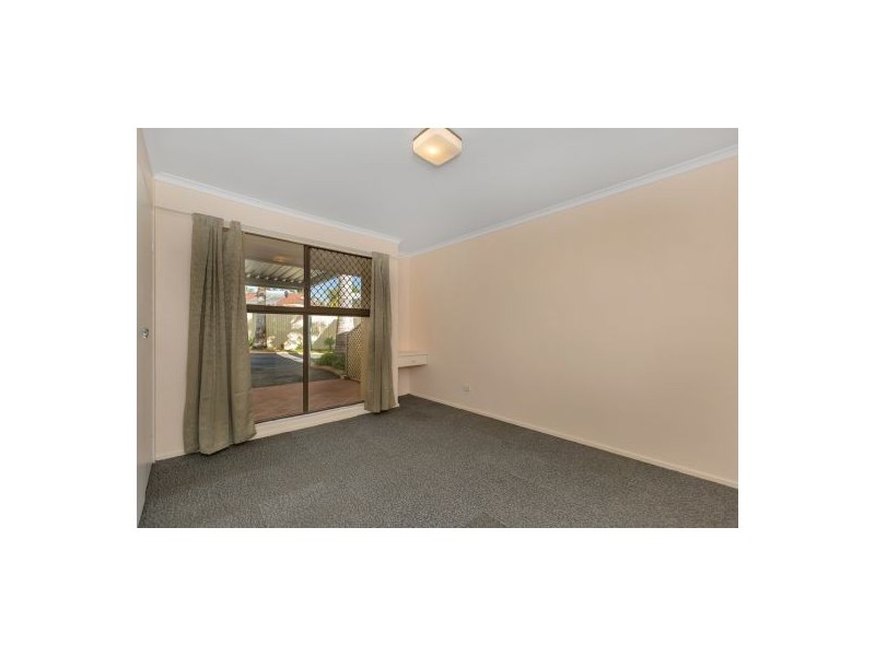 7 Stewart Parade, Ashmore QLD 4214