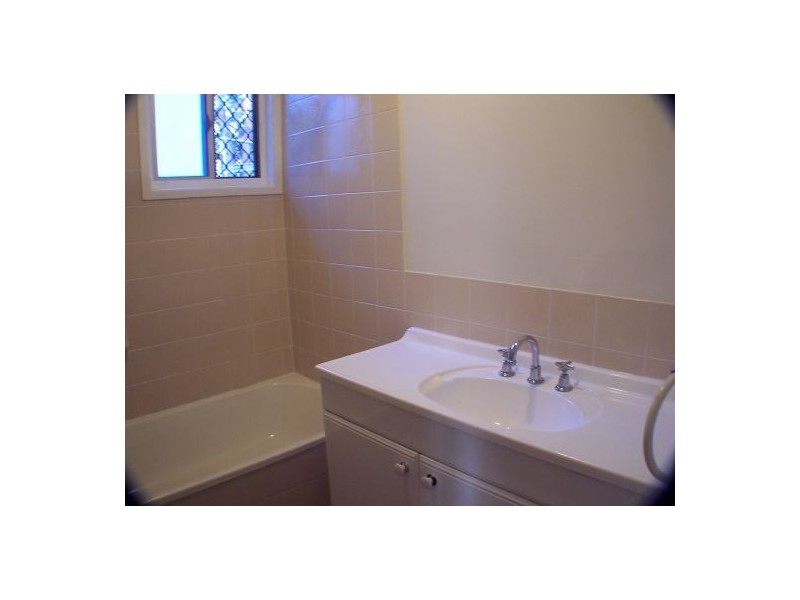 76 Mayes Avenue, Kingston QLD 4114