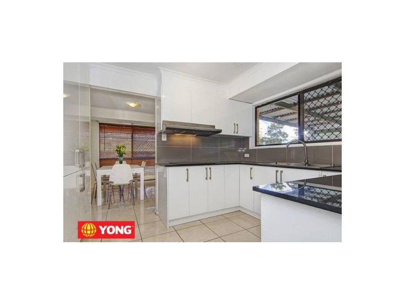 97 Vansittart, Regents Park QLD 4118
