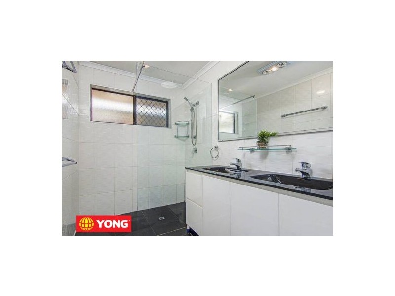 97 Vansittart, Regents Park QLD 4118